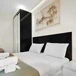 18 Center 4* Tirana