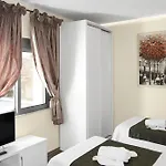 18 Center Hotel