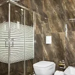 18 Center 4* Tirana