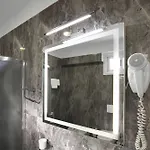 18 Center Hotell Tirana