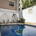 18 Center 4* Tirana