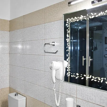 Hotel 18 Center