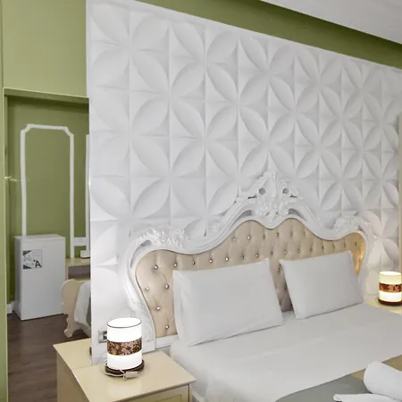 18 Center 4* Tirana