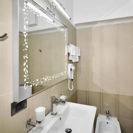 Hotel 18 Center
