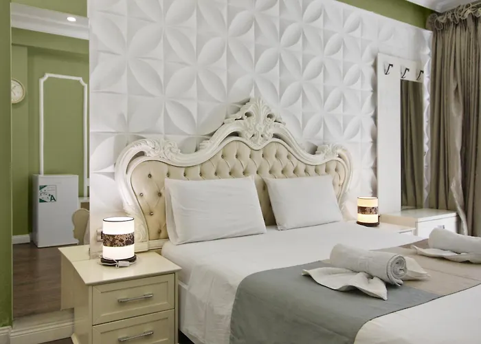 18 Center فندق تيرانا